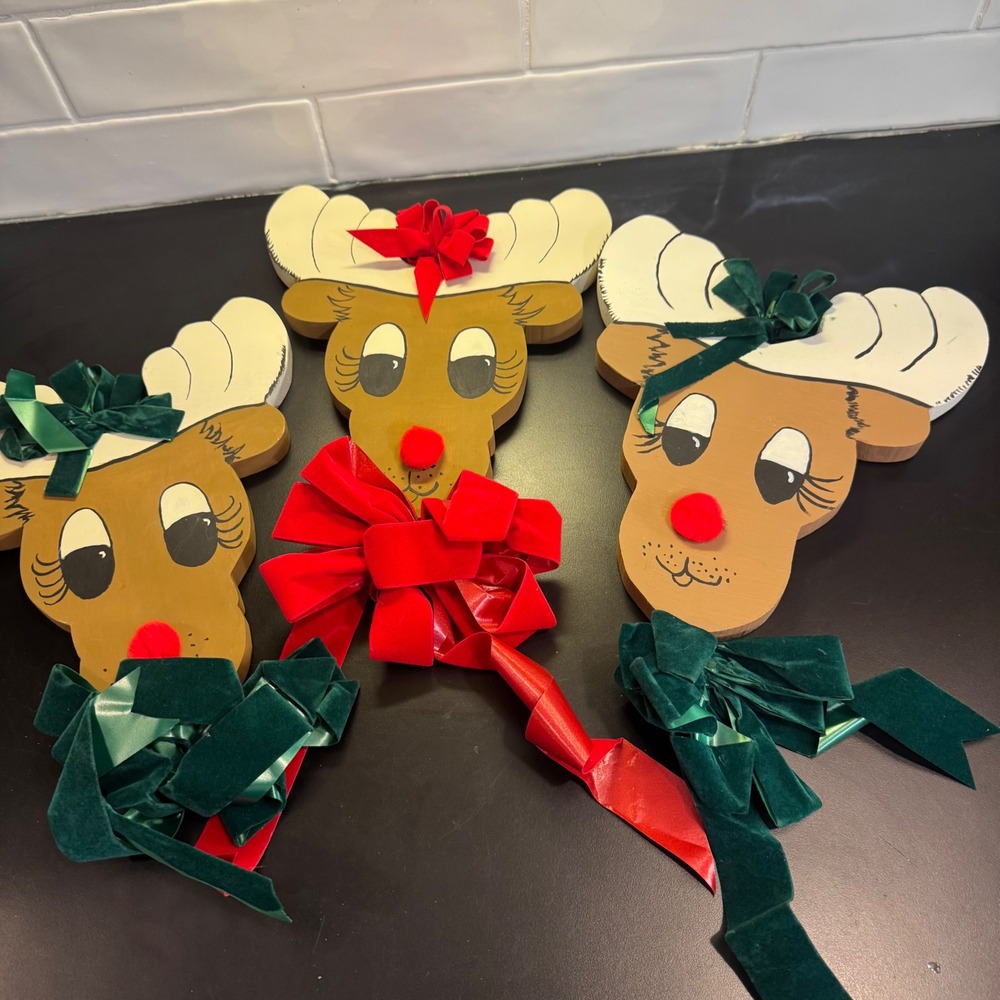 Handmade Reindeer Wall Plaque Set 3 Brown Red Green Velvet Bow Folk Art Cc-1